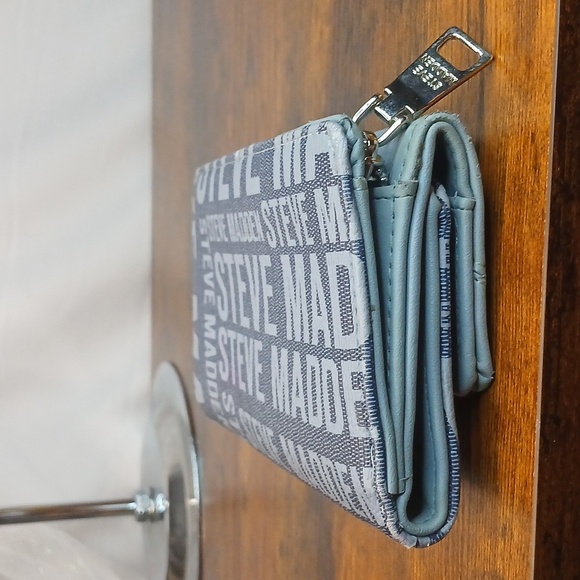 Steve Madden Blue Logo Women's Wallet Jean Colored - Picture 9 of 15